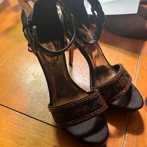 Women’s size 5 high heels